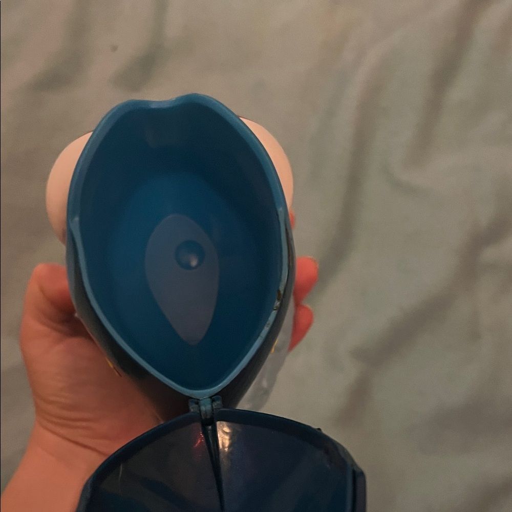 Disney Pixar Finding Dory Mug with Flip Lid - Picture 6 of 7